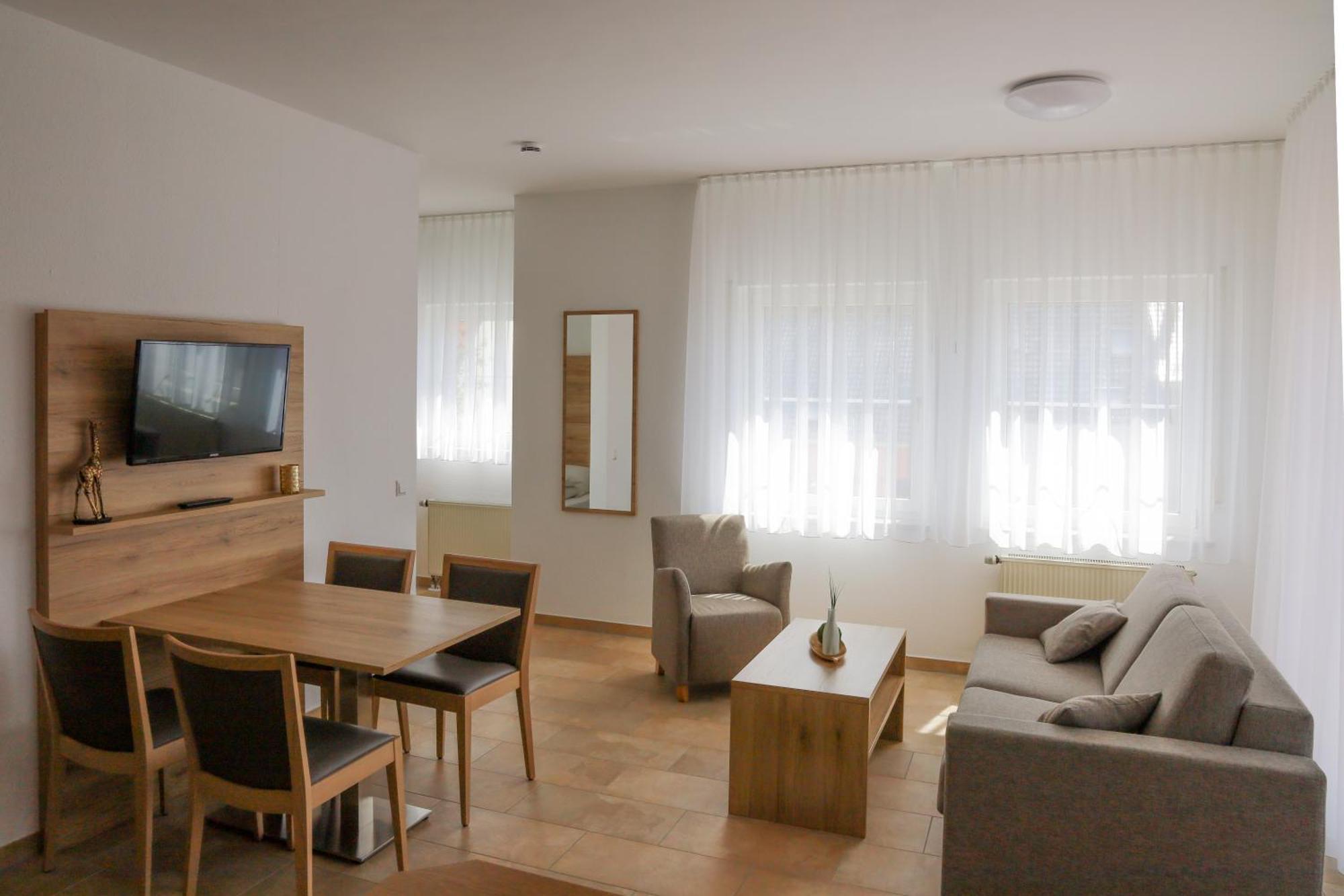 Hotel Adler Nattheim Екстериор снимка
