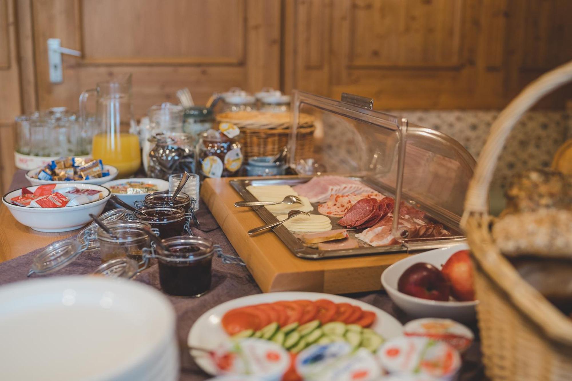 Hotel Adler Nattheim Екстериор снимка