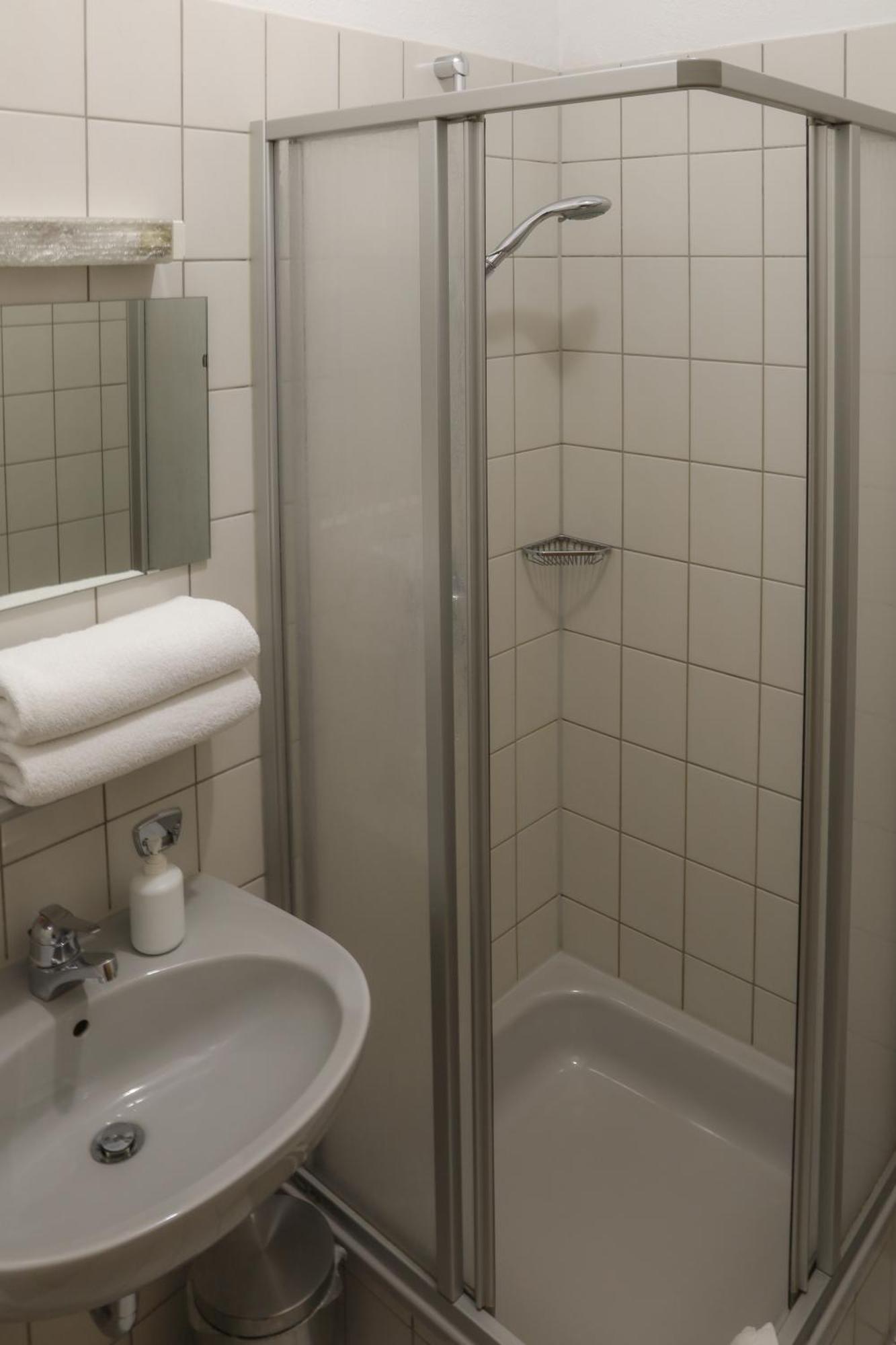 Hotel Adler Nattheim Екстериор снимка